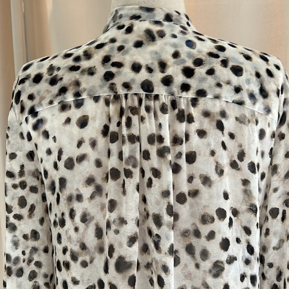 EUC 100% silk Ecru brand blouse size Small - Picture 4 of 13